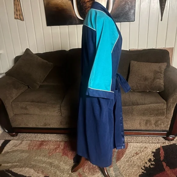 Classic collection by Van Heusen Men’s Navy/Turquoise ~ One Size Robe ~ New - Picture 14 of 16